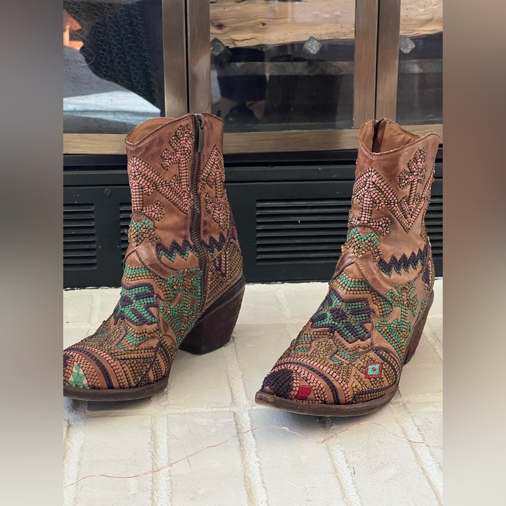 Italian handcrafted leather cowboy boots with hand stitching